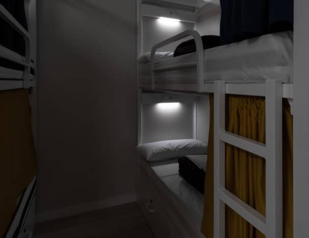 DREAM IN SANTIAGO albergue en santiago de compostela - dormitorios - bedrooms USB Light